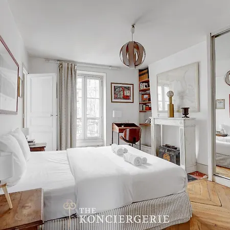 Elegante Pres Du Canal Saint Martin Appartement Parijs